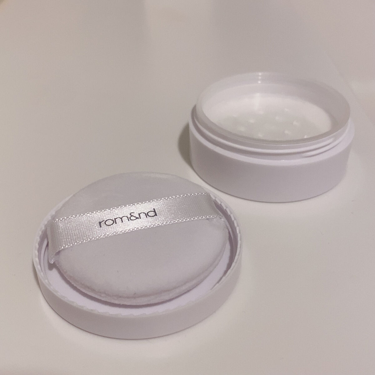 バックミーノーセバムパウダー/rom&nd/ルースパウダーを使ったクチコミ（3枚目）