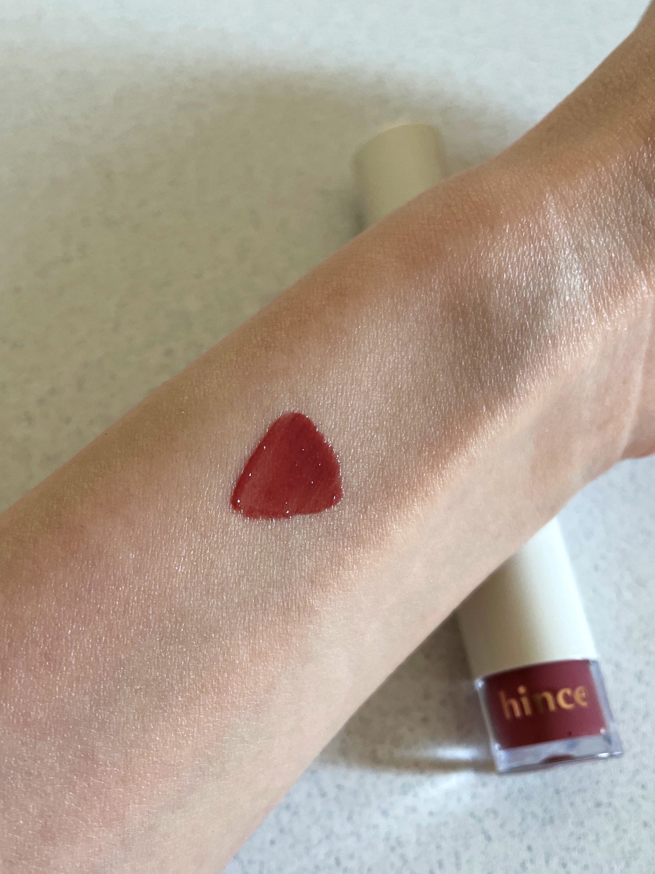 ムードインハンサーウォーターリキッドグロウ/hince/口紅を使ったクチコミ（3枚目）