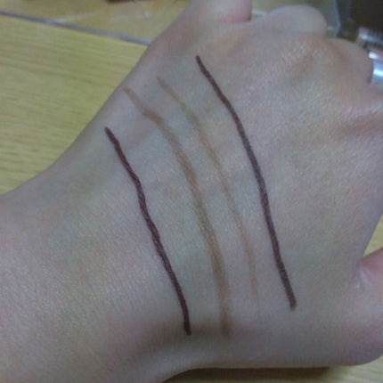 「密着アイライナー」クリームペンシル/デジャヴュ/ペンシルアイライナーを使ったクチコミ(2枚目)