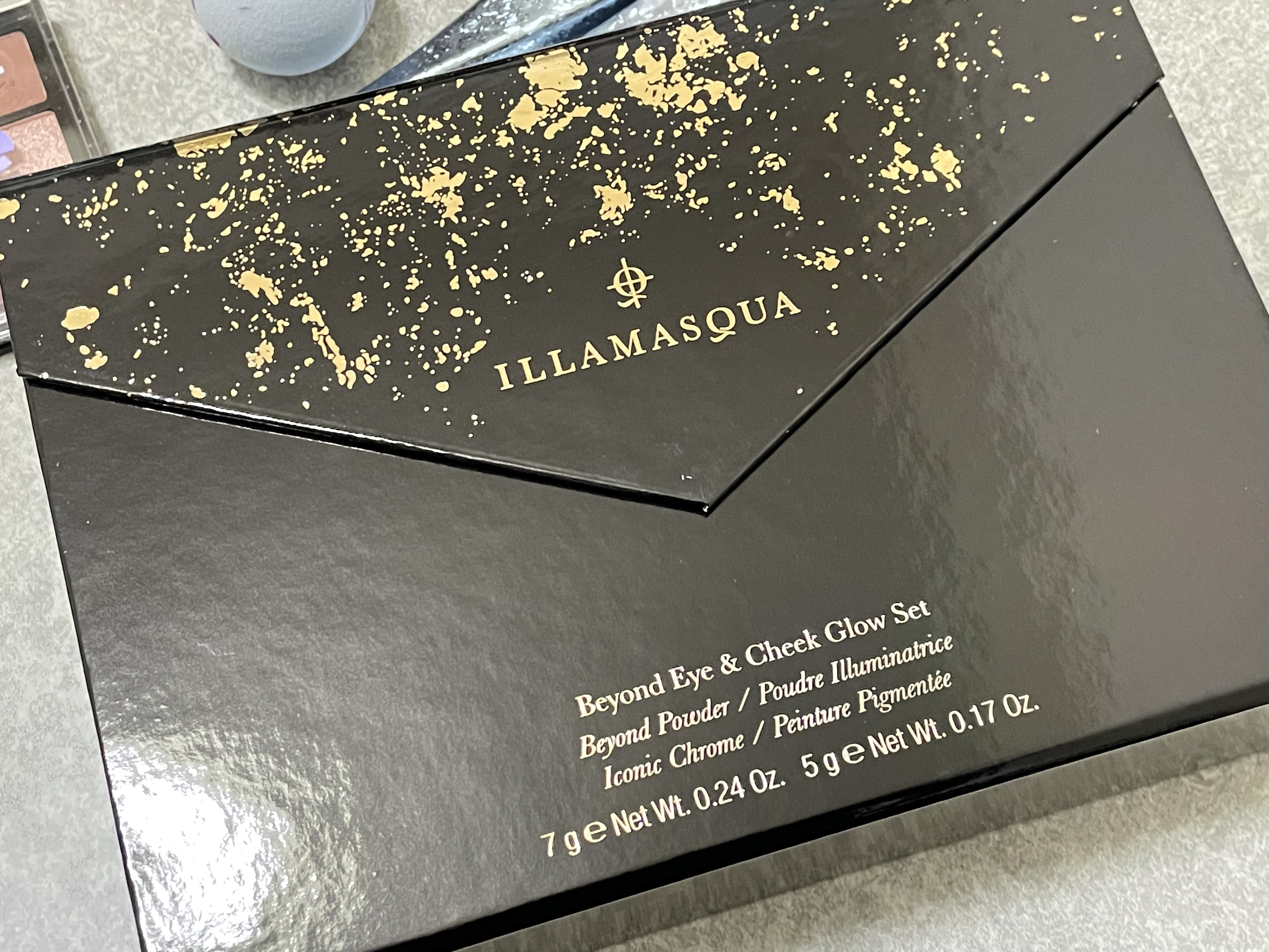 Illamasqua beyond powderのクチコミ「
Illamasqua
beyond powder
DEITY




ELECTRICを買っ.....」（3枚目）