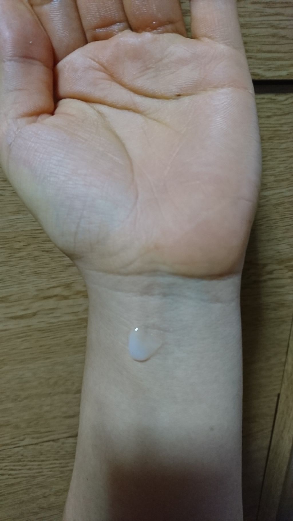 ジューシーリップエッセンス/youange/リップケアを使ったクチコミ（2枚目）