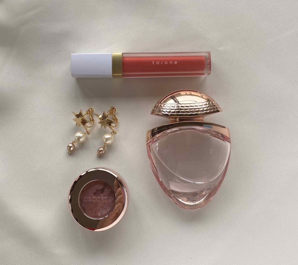 トーン ペタル エッセンス カラー バター/to/one/リップグロスを使ったクチコミ（1枚目）