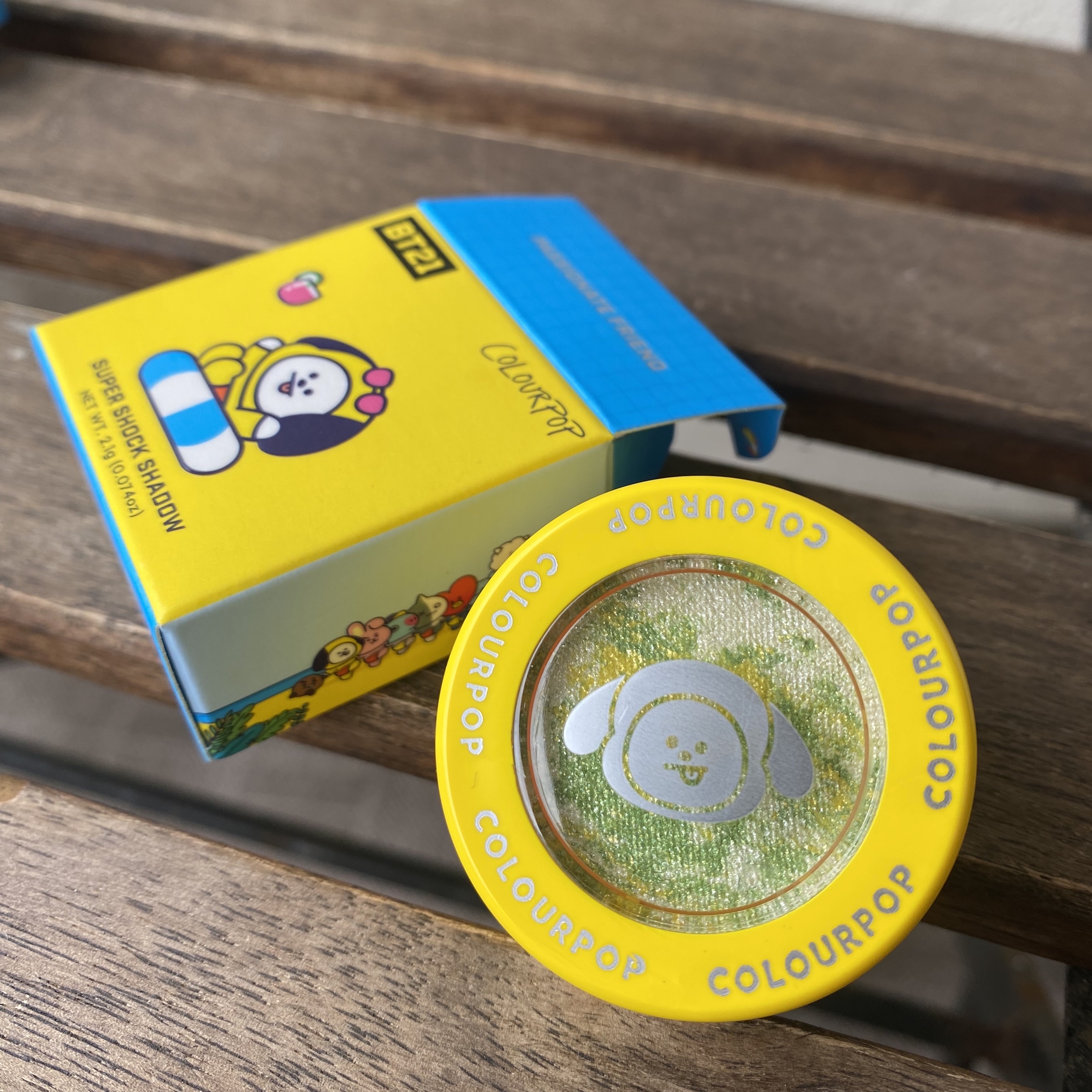  スーパーショックシャドウ/ColourPop/単色アイシャドウを使ったクチコミ（1枚目）