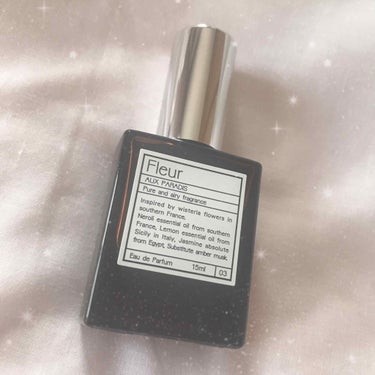 
☘️AUX PARADIS☘️
Fleur 15ml

店頭曰く男女人気ナンバーワンの香りらしいです。
わかる。

つけたては柑橘系の爽やかな香りがします。
だんだんとふわっとフローラルな香りが香って