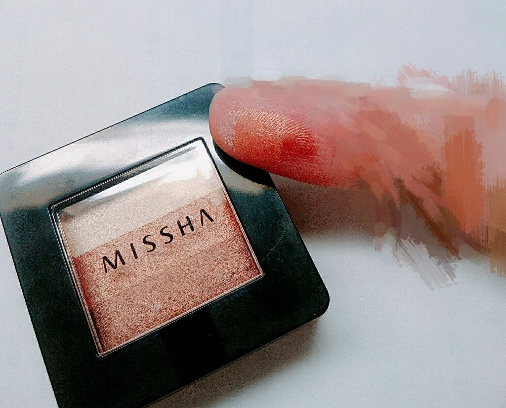 トリプルシャドウ No.03(モカベージュ)/MISSHA/アイシャドウパレットを使ったクチコミ（3枚目）