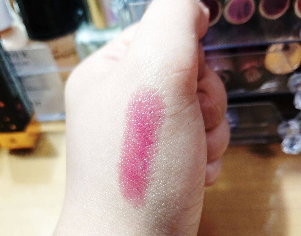 ALBION エクシア AL ルージュ グラサージュのクチコミ「タッチアップした時に心を撃ち抜かれ、
衝動買いしたリップ。

エクシア
ALルージュグラサージ.....」（2枚目）