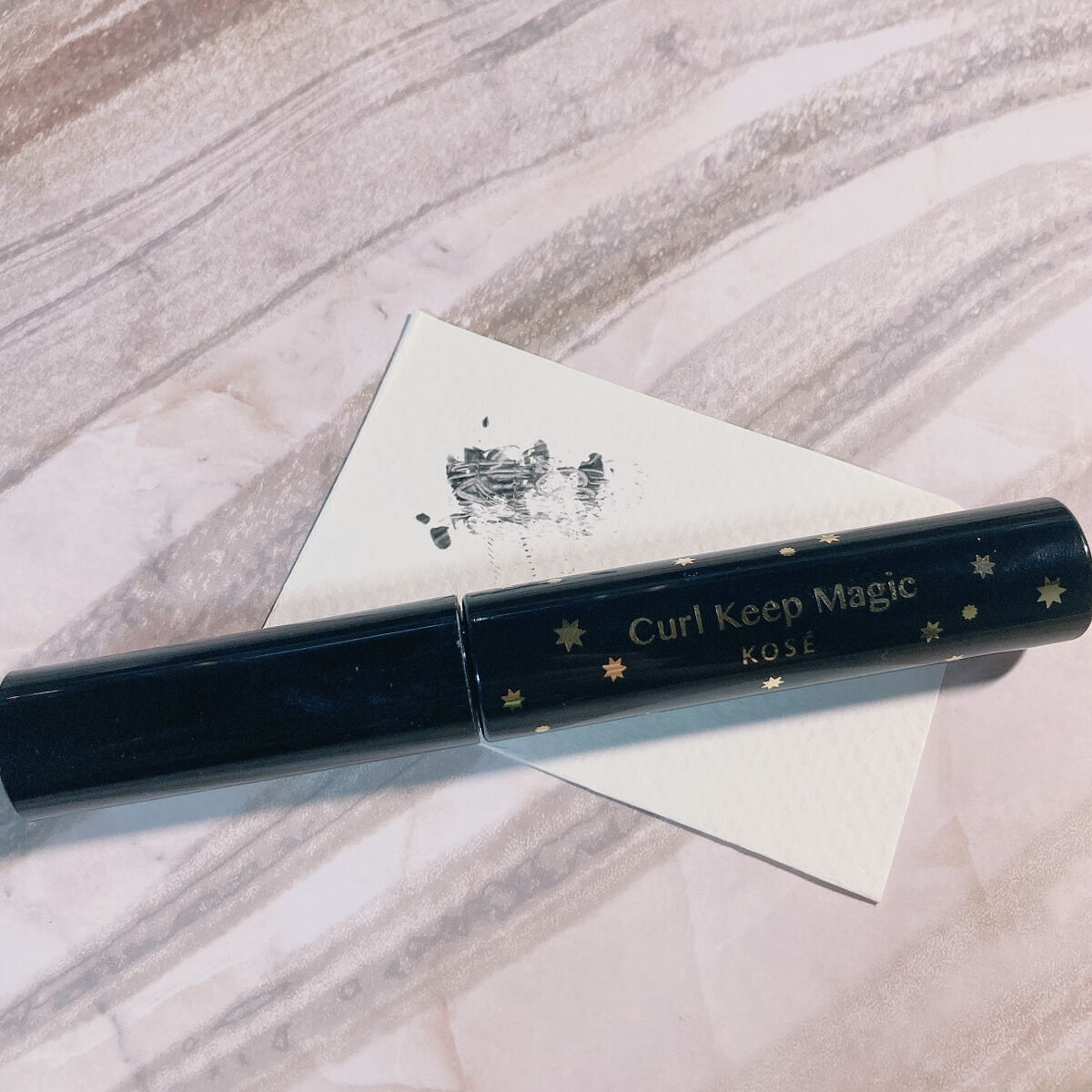 コーセーコスメニエンス
カールキープマジック クリアブラック

新年のドラッグストアの福袋に
入っていてgetしました。

特に可もなく不可もなく、って印象の
ブラックのマスカラ

ブラシはプラスティックの様なタイプで
塗りにくくてちょっと