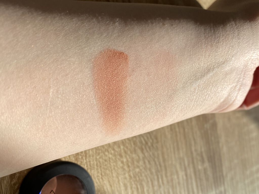 パウダー キス アイシャドウ マイ トゥイーディ/M・A・C/単色アイシャドウを使ったクチコミ（2枚目）