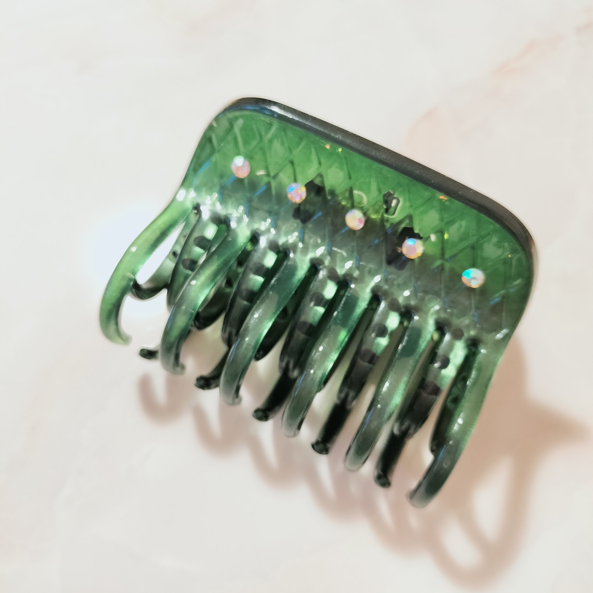 バンスクリップ（ダブルレッグストーン）/DAISO/ヘアアクセサリーを使ったクチコミ（3枚目）