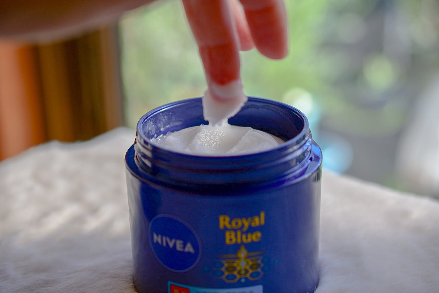 ニベア ロイヤルブルーボディクリーム うるおい密封ケア/ニベア/ボディクリームを使ったクチコミ(2枚目)