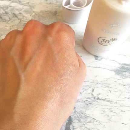 エタリテ デュアル プロテクト フォース50N/シャルレ/日焼け止め・UVケアを使ったクチコミ(3枚目)