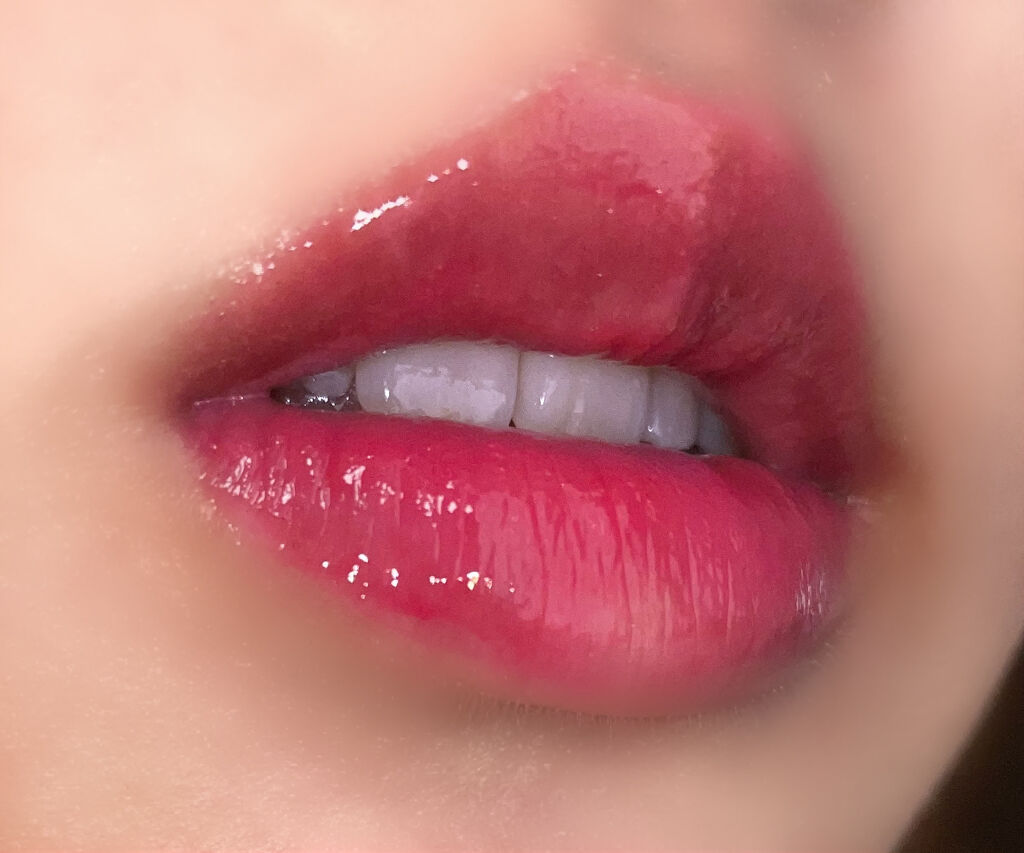 rom&nd　ジューシーラスティングティント　#27

#26はいちごミルクカラーだったけど
#27は白味のないピンクカラー
濃いめの色が絶妙でまた天才っぷりを発揮してる😵‍💫❤️‍🔥

この系統の色ってやっぱり艶の方が色っぽくもあり