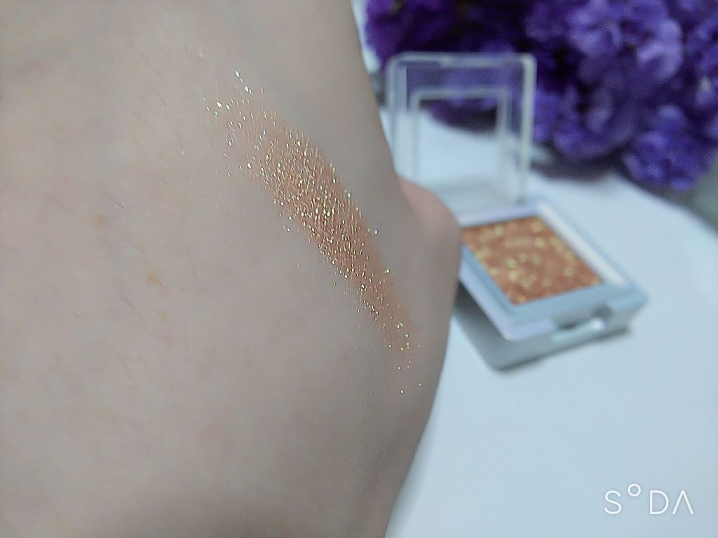 グリッタープリズム シャドウ/MISSHA/グリッターを使ったクチコミ(2枚目)