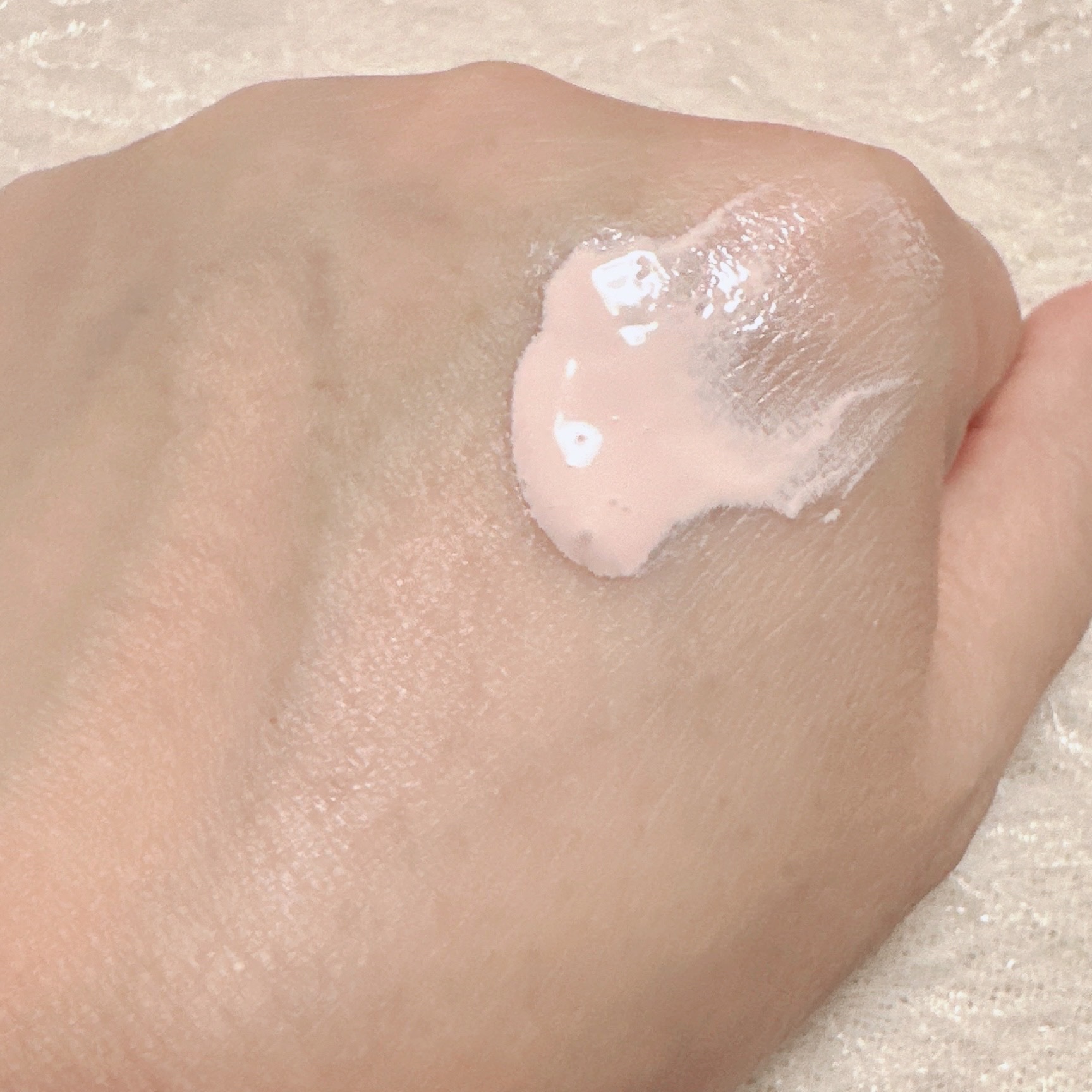 モイスチュアライジング プライマー/PAUL & JOE BEAUTE/化粧下地を使ったクチコミ（3枚目）