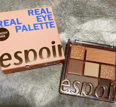 espoir Real eyepallet  ピーチライク

新しいアイシャドウを購入致しました☺︎
韓国コスメのエスポア🥀
Qoo10で一目惚れ🥺

価格：1800円ぐらい

○良い所
・カラーが豊富