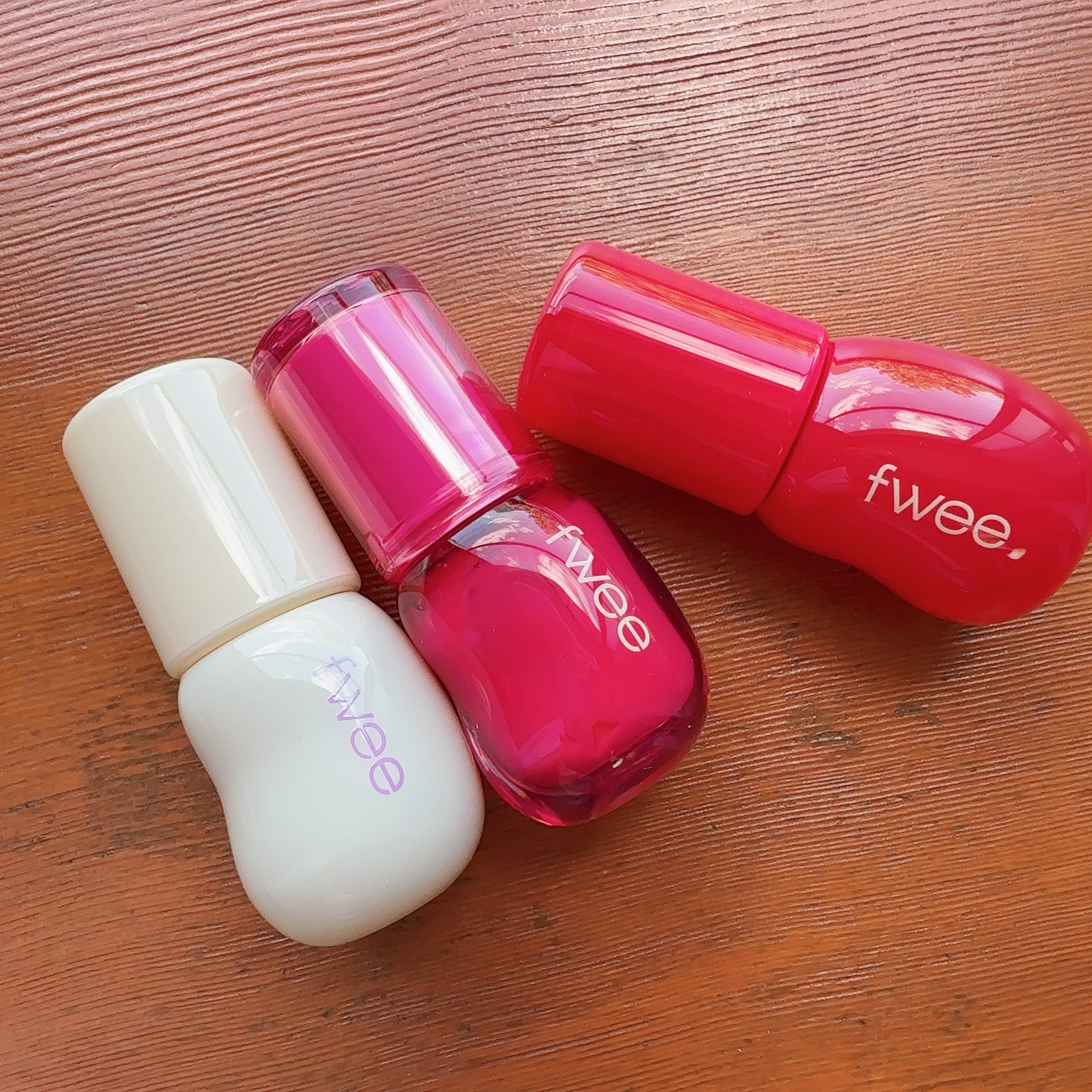 フィー 3Dチェインジンググロス 02 シーンラベンダー/fwee/リップグロスを使ったクチコミ（1枚目）