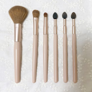 AC MAKEUP AC リップブラシのクチコミ「♡100均購入メイクブラシ♡

私はCANDOで購入しましたが、レビュー見るとみなさんseri.....」（1枚目）