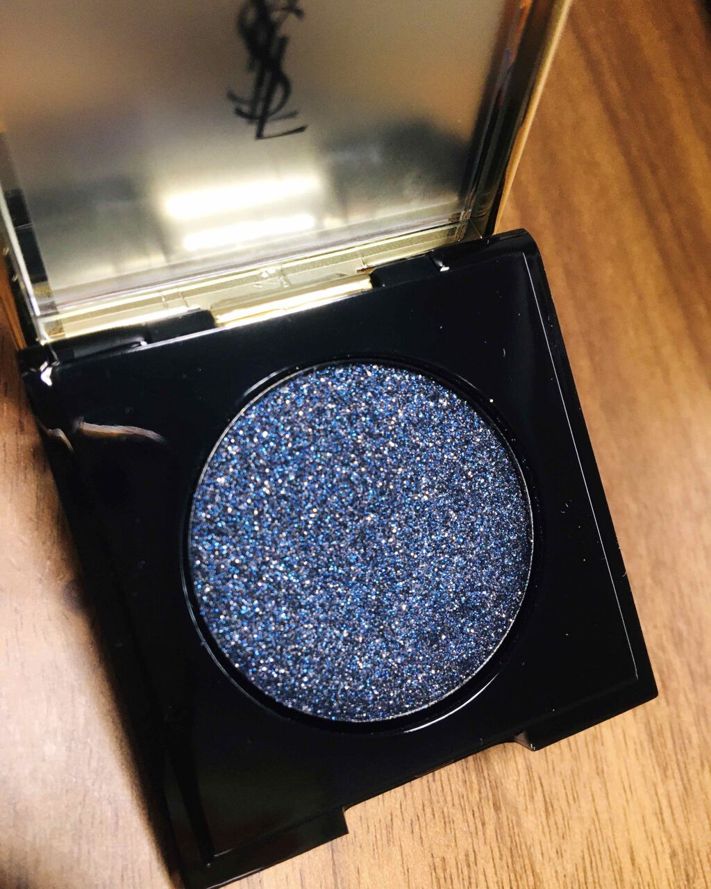 シークインクラッシュ/YVES SAINT LAURENT BEAUTE/単色アイシャドウを使ったクチコミ（3枚目）