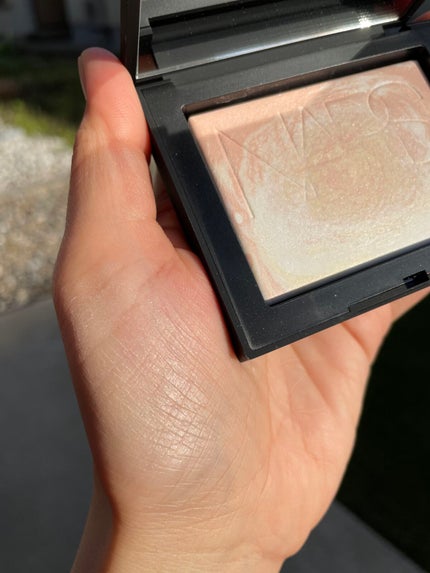 ライトリフレクティング プリズマティックパウダー/NARS/プレストパウダーを使ったクチコミ(5枚目)