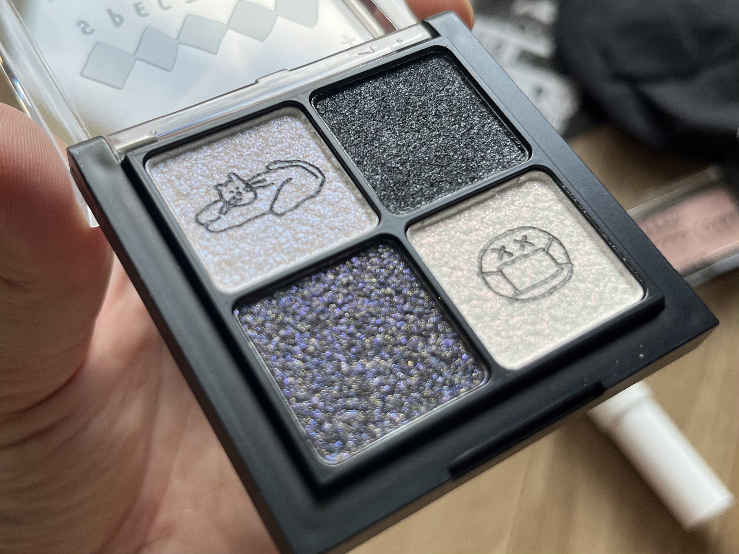 エクストラシャープ リキッドライナー/Visée/リキッドアイライナーを使ったクチコミ（2枚目）