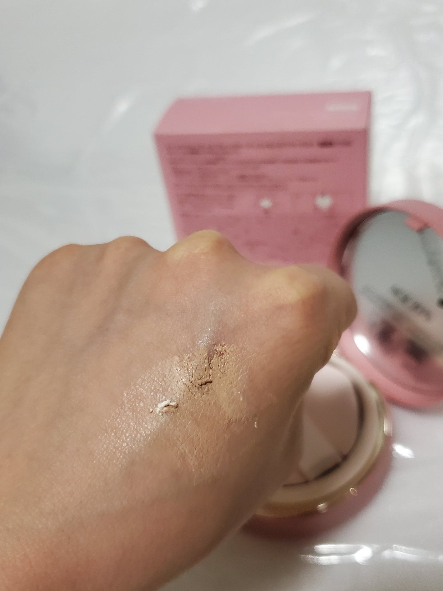 ヴェールヌーディ エッセンスパクトグロウ/AGE20’s/クリーム・エマルジョンファンデーションを使ったクチコミ(3枚目)