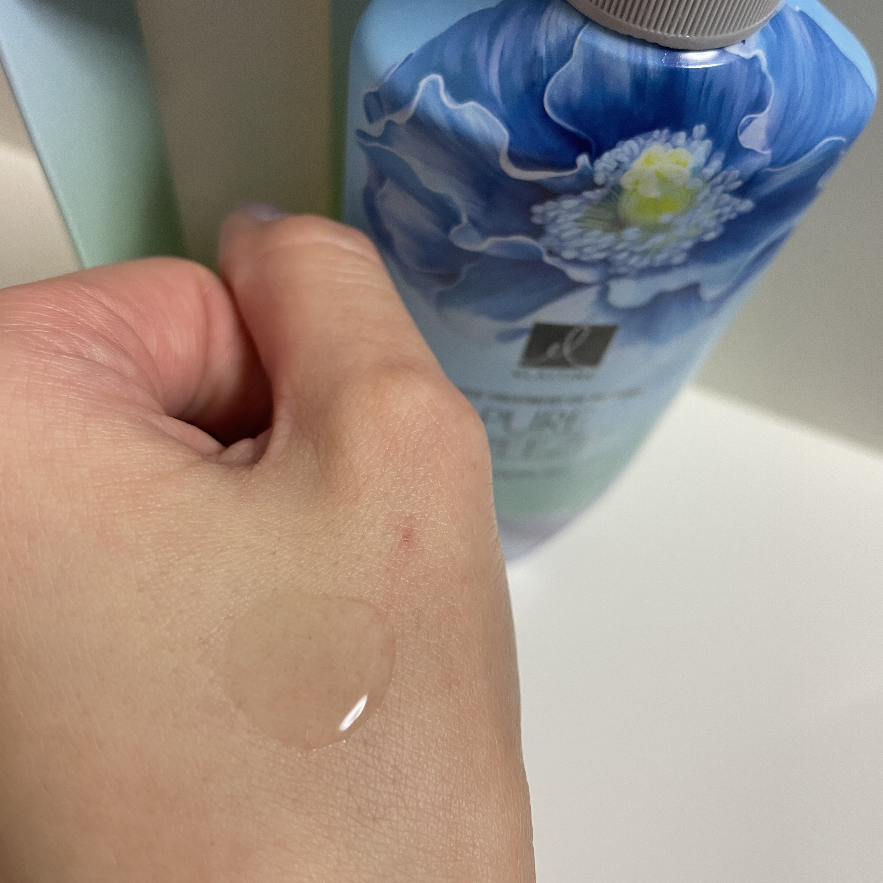 パフュームウォータートリートメント/ELASTINE/洗い流すヘアトリートメントを使ったクチコミ（2枚目）