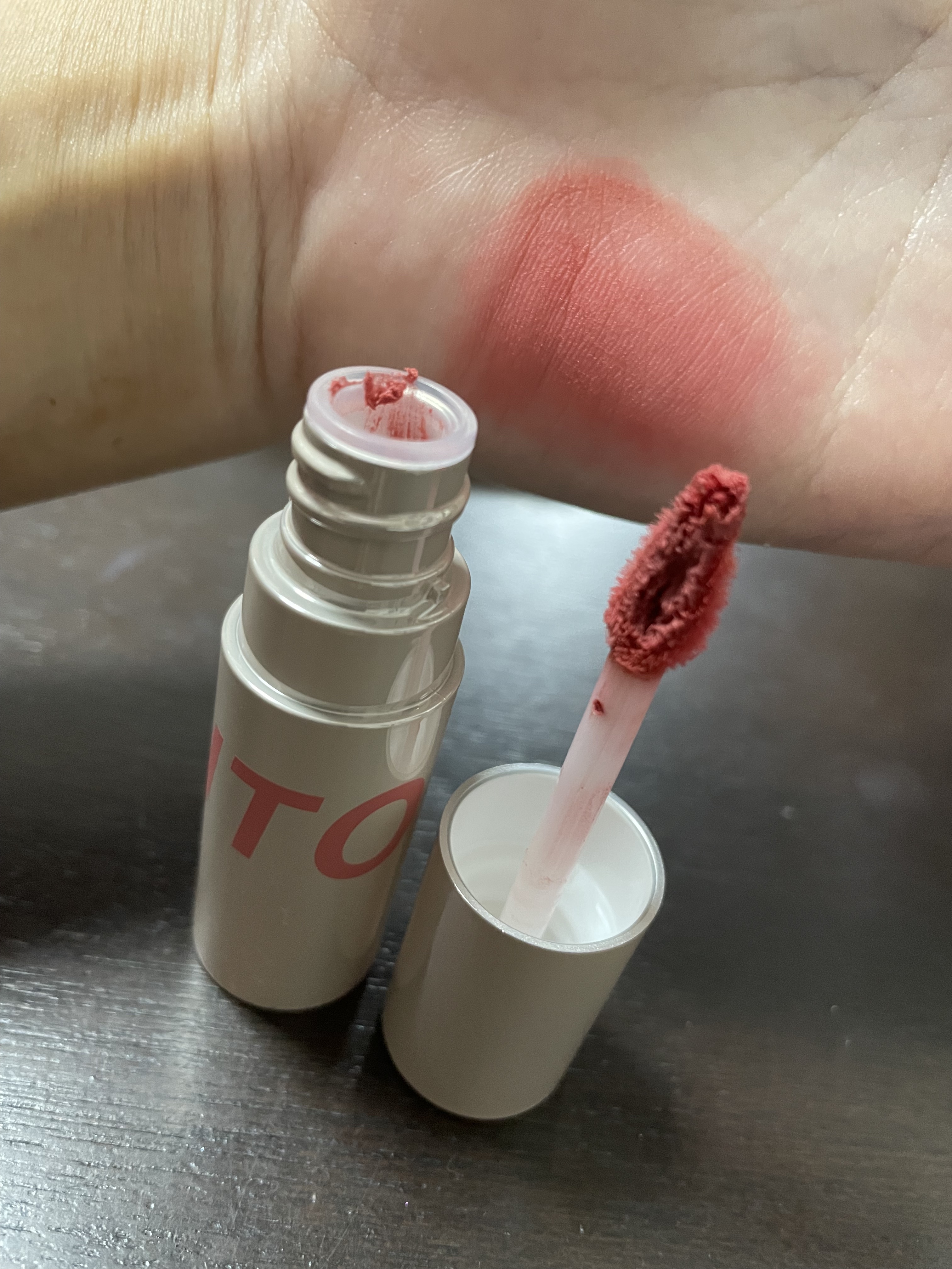 カスタマイズエアリーリップマッド/INTO U/口紅を使ったクチコミ（2枚目）