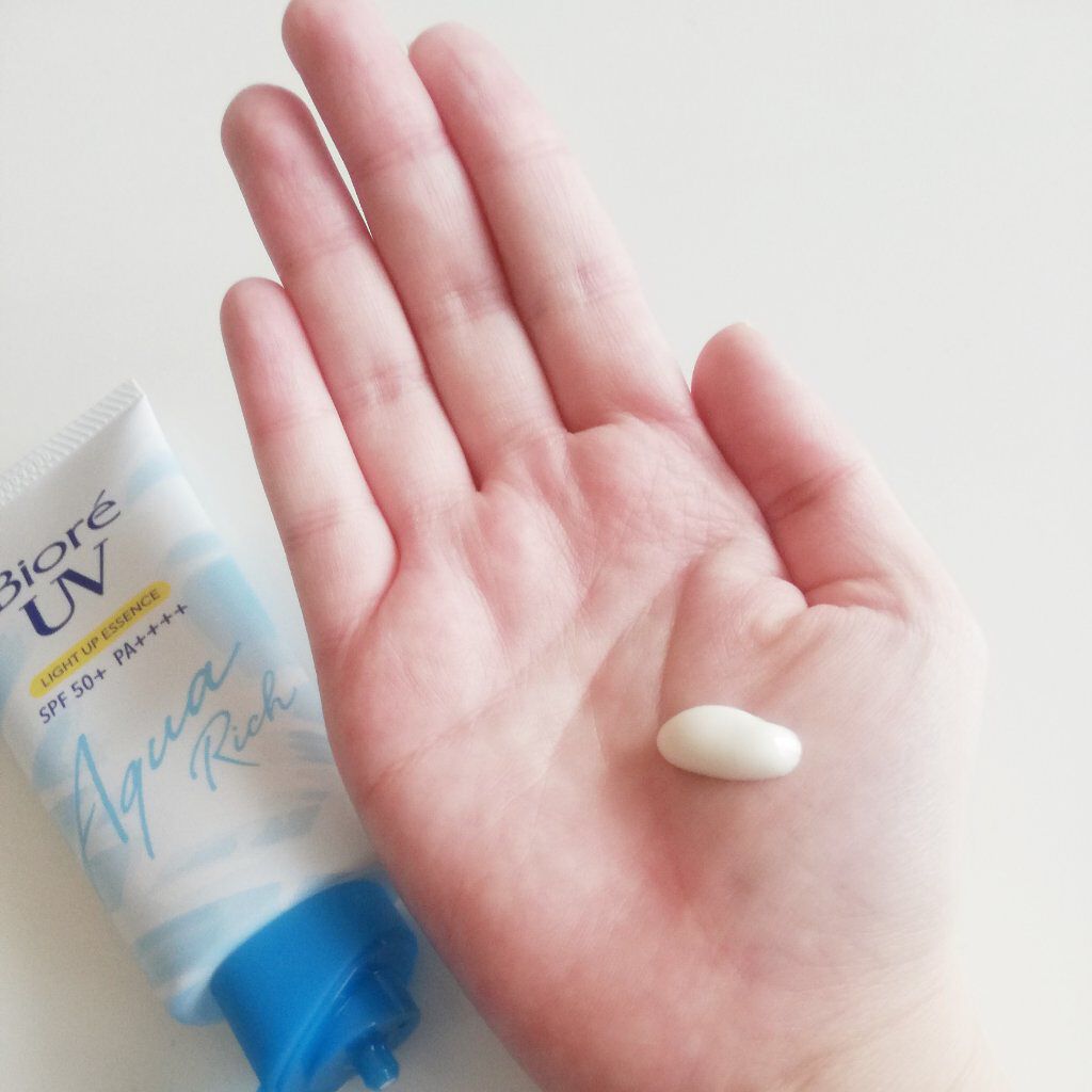 ビオレUV アクアリッチ ライトアップエッセンス/ビオレ/日焼け止めクリームを使ったクチコミ(2枚目)