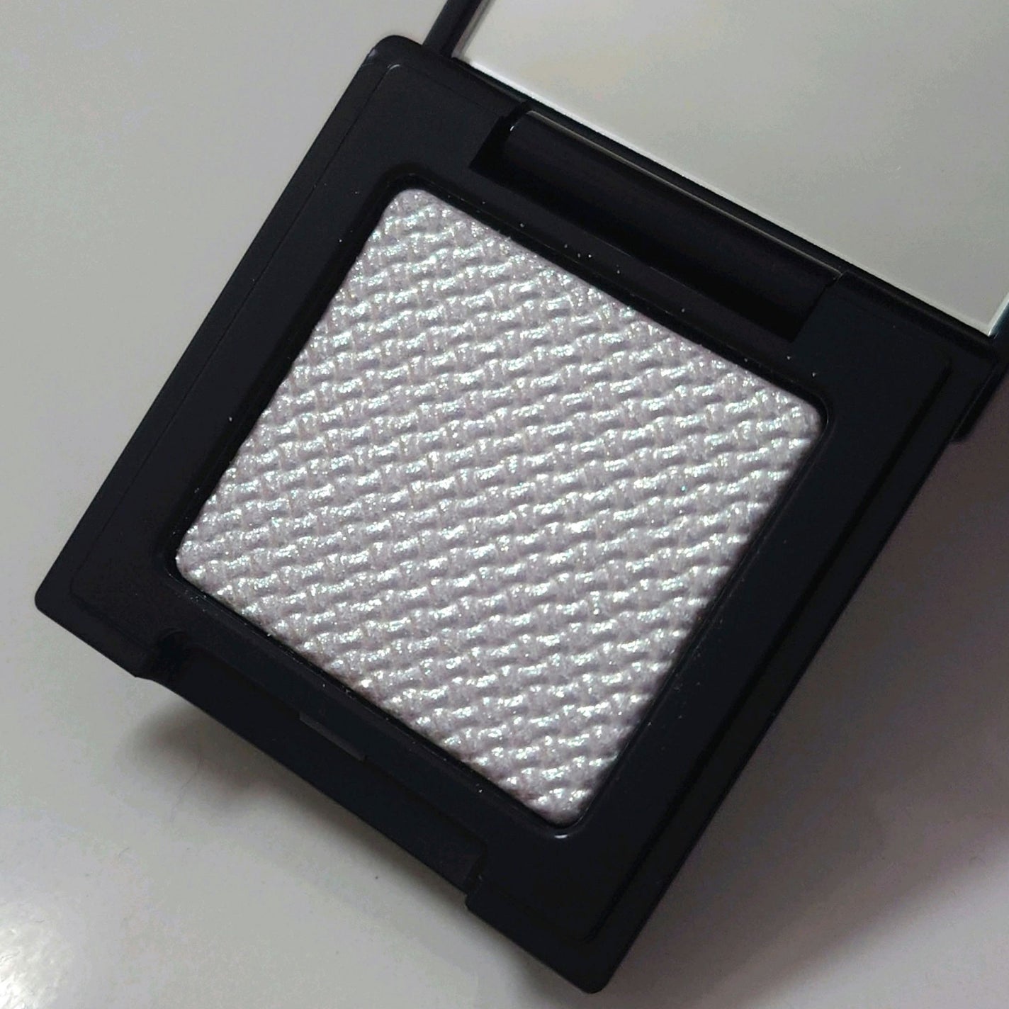 エレガンス ラズル スターアイカラー/エレガンス ラズル /単色アイシャドウを使ったクチコミ(4枚目)