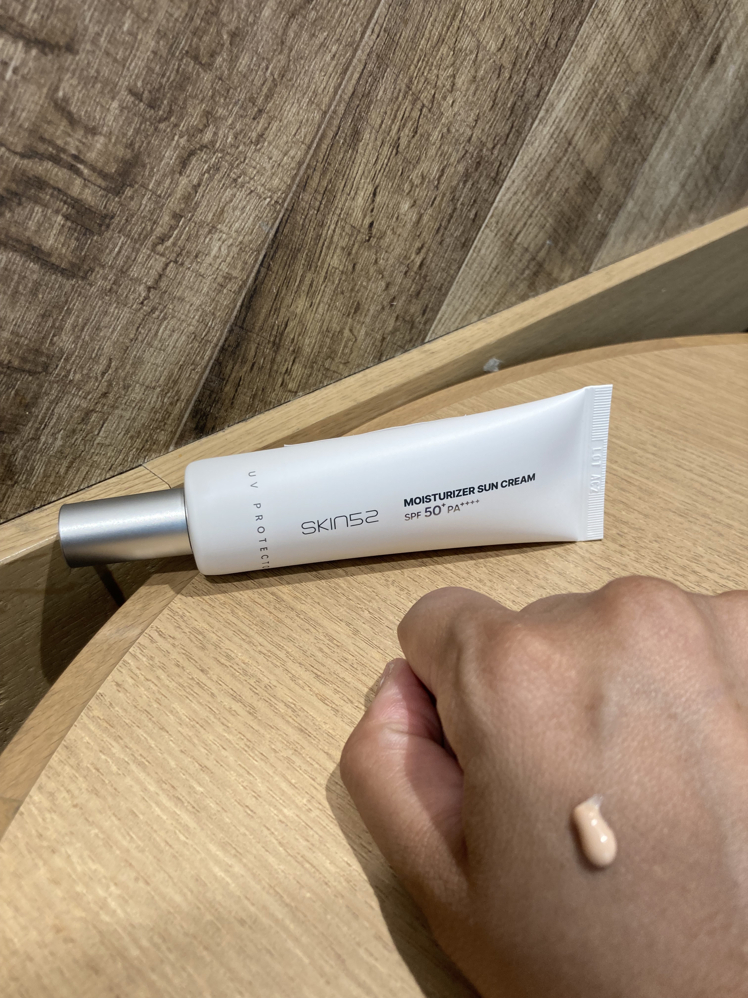 モイスチャライザーサンクリーム/SKIN52＆CO/日焼け止めクリームを使ったクチコミ（2枚目）