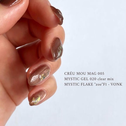 sato 🕊 self nail🫧🤍 on LIPS 「mynails🤲🏻右手はミスティックジェル035ほんのりブラッ..」(4枚目)