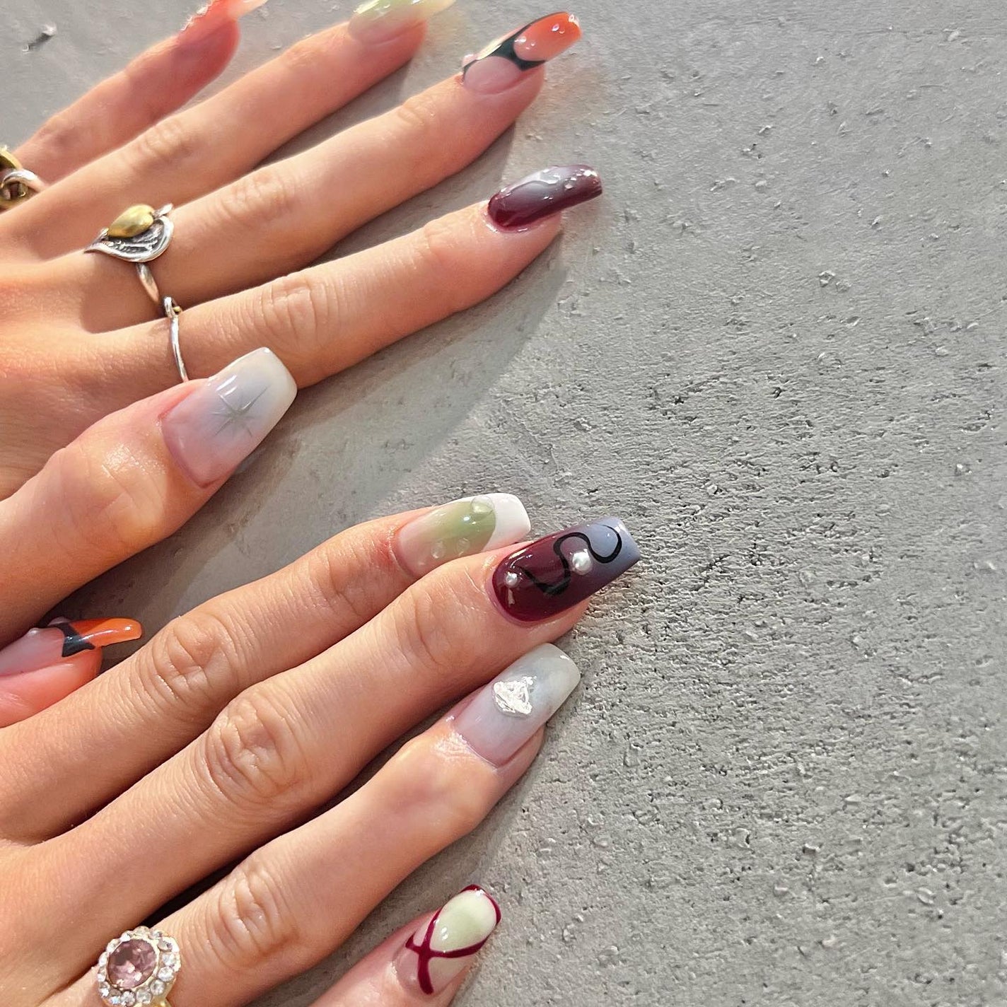 hiraichan on LIPS 「⚠️ご新規様一旦STOPです⚠.エアブラシ、始めました🌻..🗼..」(3枚目)