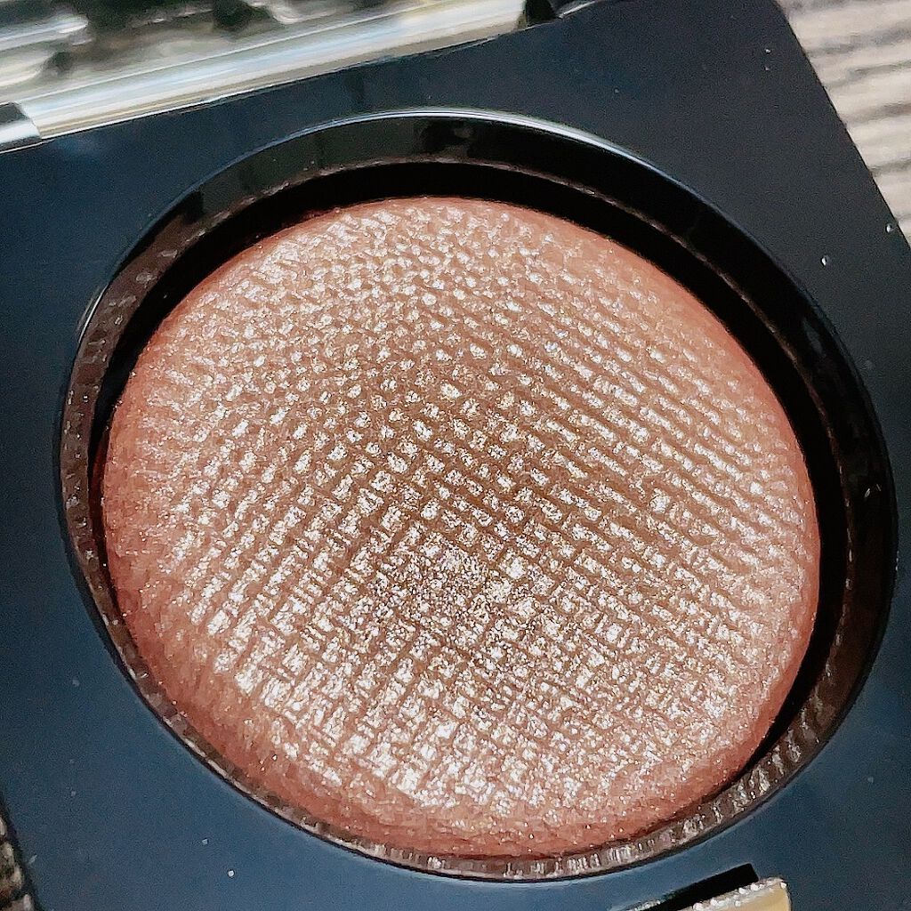 リュクスアイシャドウ 02 メルティングポイント(リッチ メタル)/BOBBI BROWN/単色アイシャドウを使ったクチコミ（3枚目）