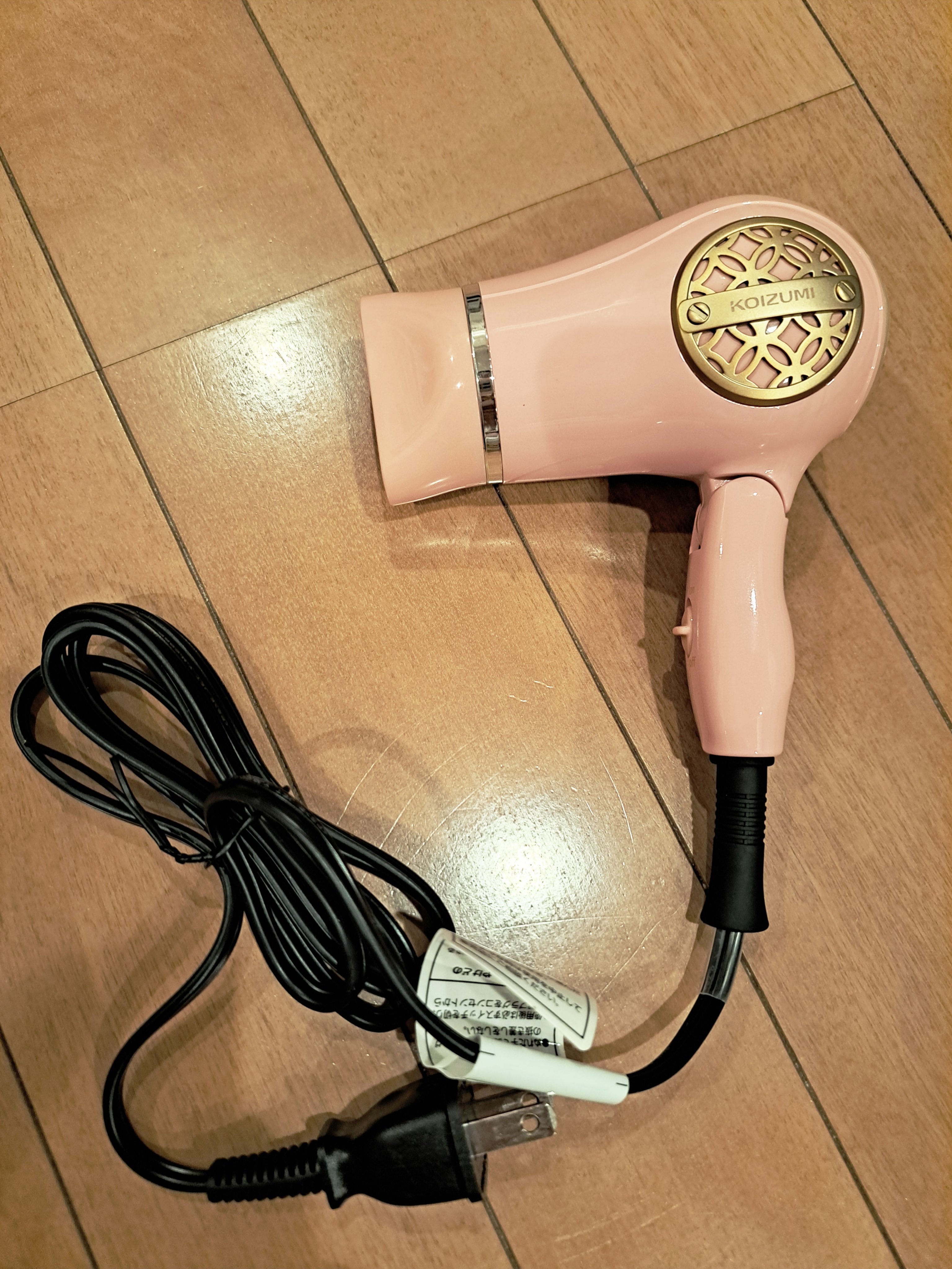 【使った商品】koizumi ポケドラ
【商品の特徴】軽くて小さいポケットドライヤー
【良いところ】小さいのに風力が強く
持ち運びも軽くて便利！
【どんな人におすすめ？】
外出先でシャワーなど浴びた際に便利！
プール後やジム後など！

今回