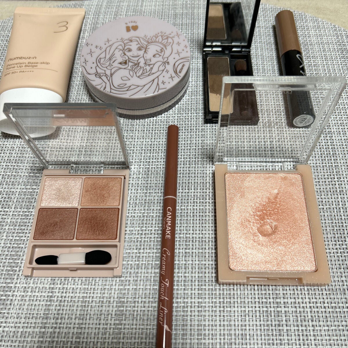 ケイト デザイニングアイブロウ3D/KATE/パウダーアイブロウを使ったクチコミ(2枚目)