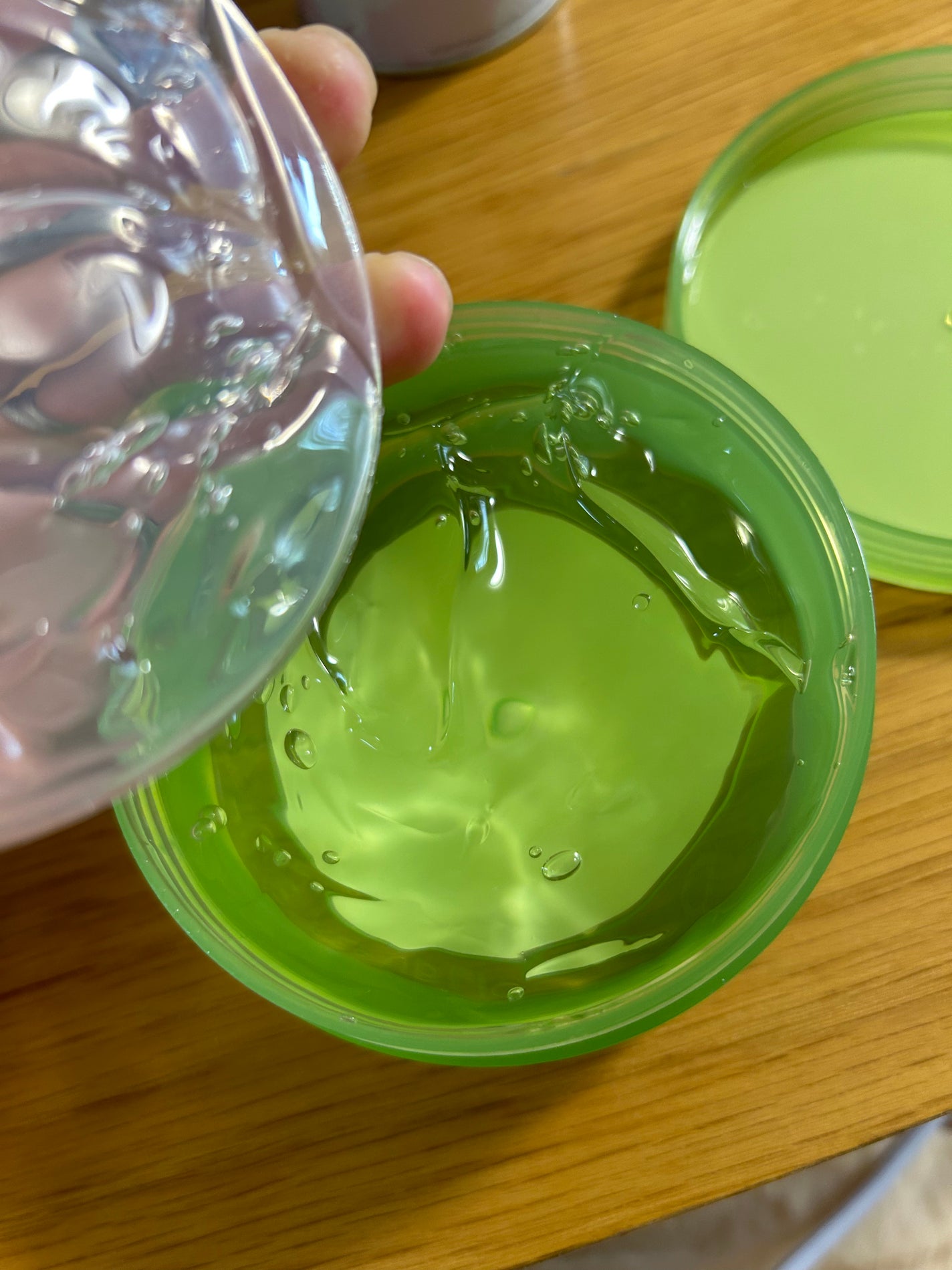 マイルド&モイスチャーアロエジェル/ネイチャーリパブリック/ボディローションを使ったクチコミ(2枚目)