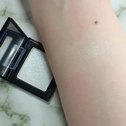 ラズル アイカラー/エレガンス ラズル /単色アイシャドウを使ったクチコミ(4枚目)