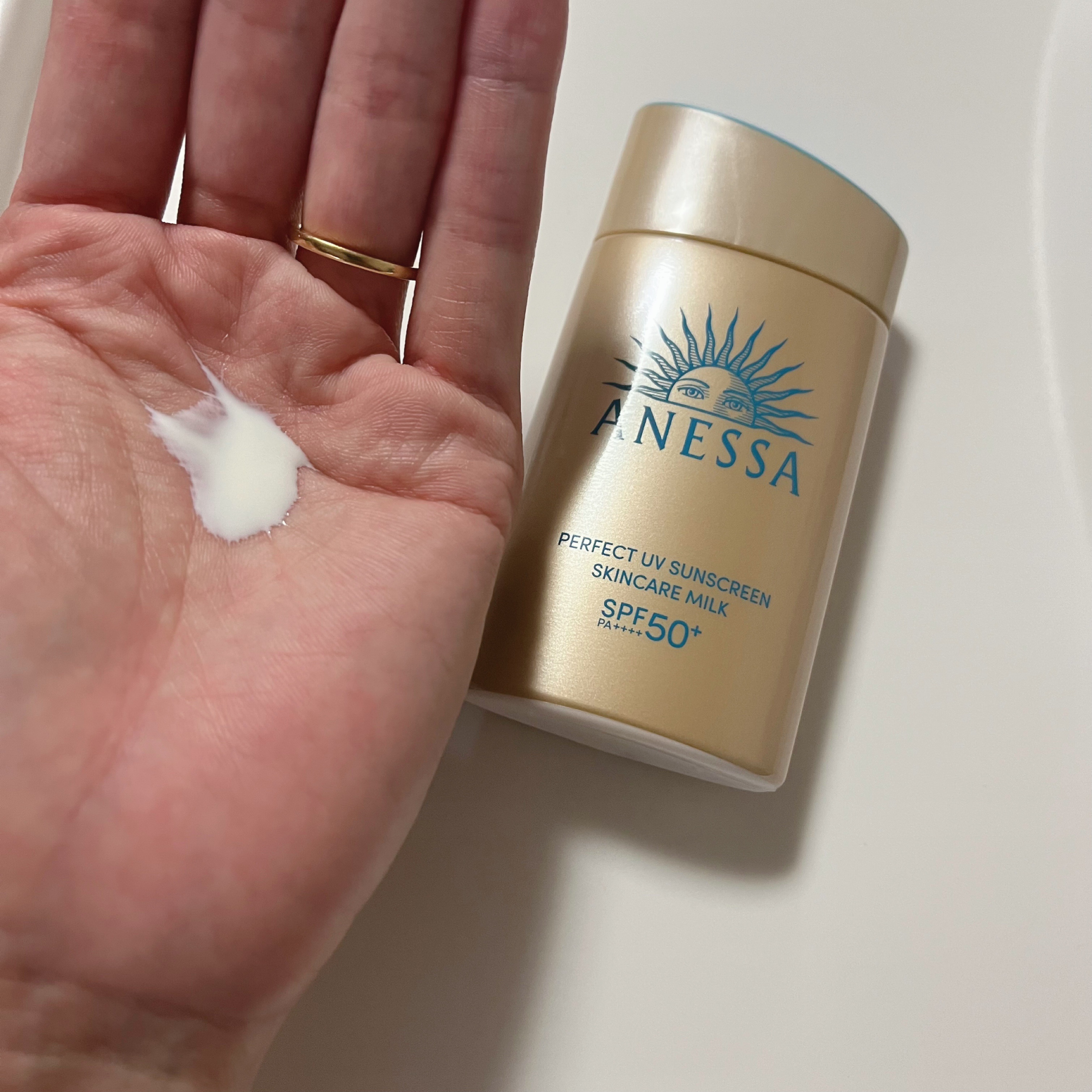 アネッサ　パーフェクトUV　スキンケアミルク　NA/アネッサ/日焼け止めミルクを使ったクチコミ（3枚目）