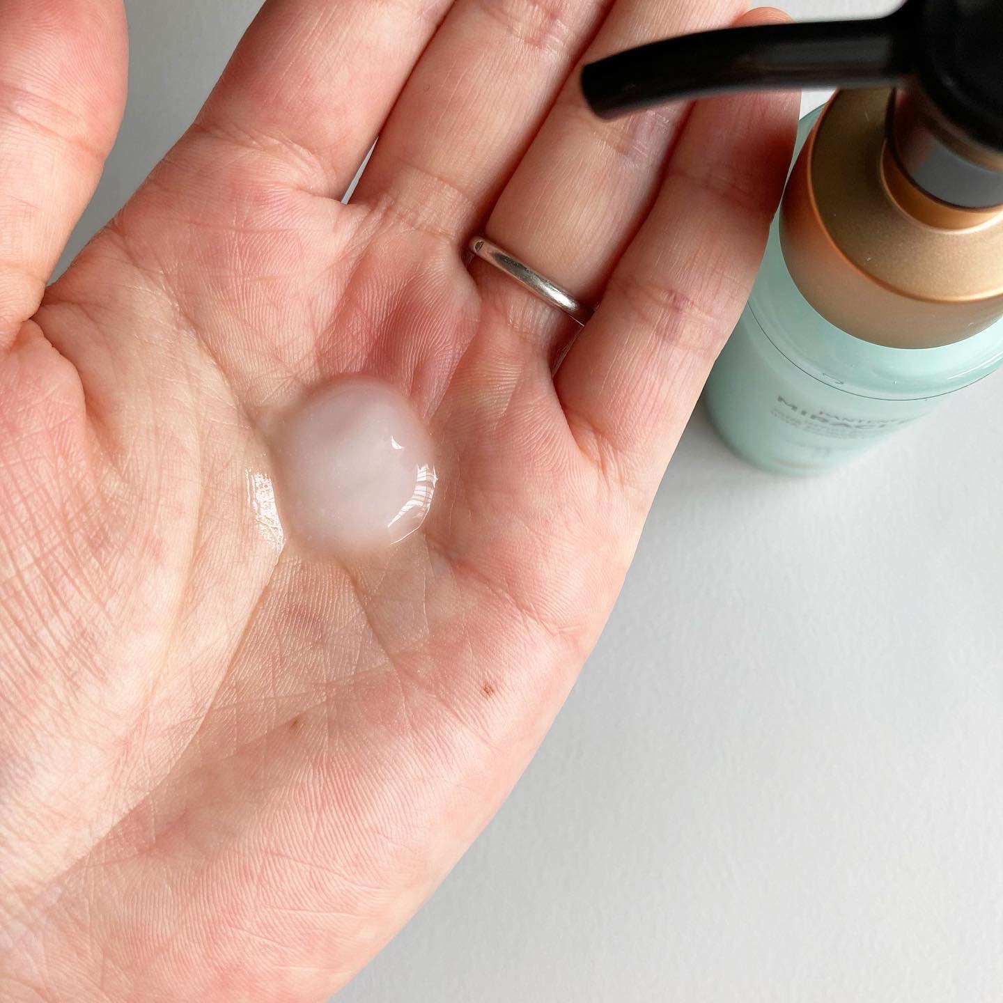 ミラクルズ うるおいブーストミルクウォーターセラム/パンテーン/アウトバストリートメントを使ったクチコミ（2枚目）