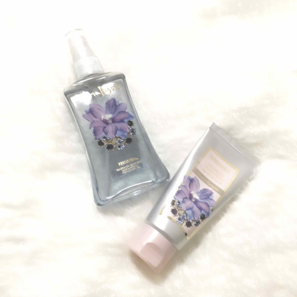 いつもいい匂いと言って貰えるマリアリゲルのハンドクリーム(+ボディミスト)レビュー✍️


ジャスミンや洋梨が香るフローラル系の女性らしい香り。ボディミストは瑞々しさも感じる香り。

ボディミストはちょっとアルコールっぽいツンとした臭いが最