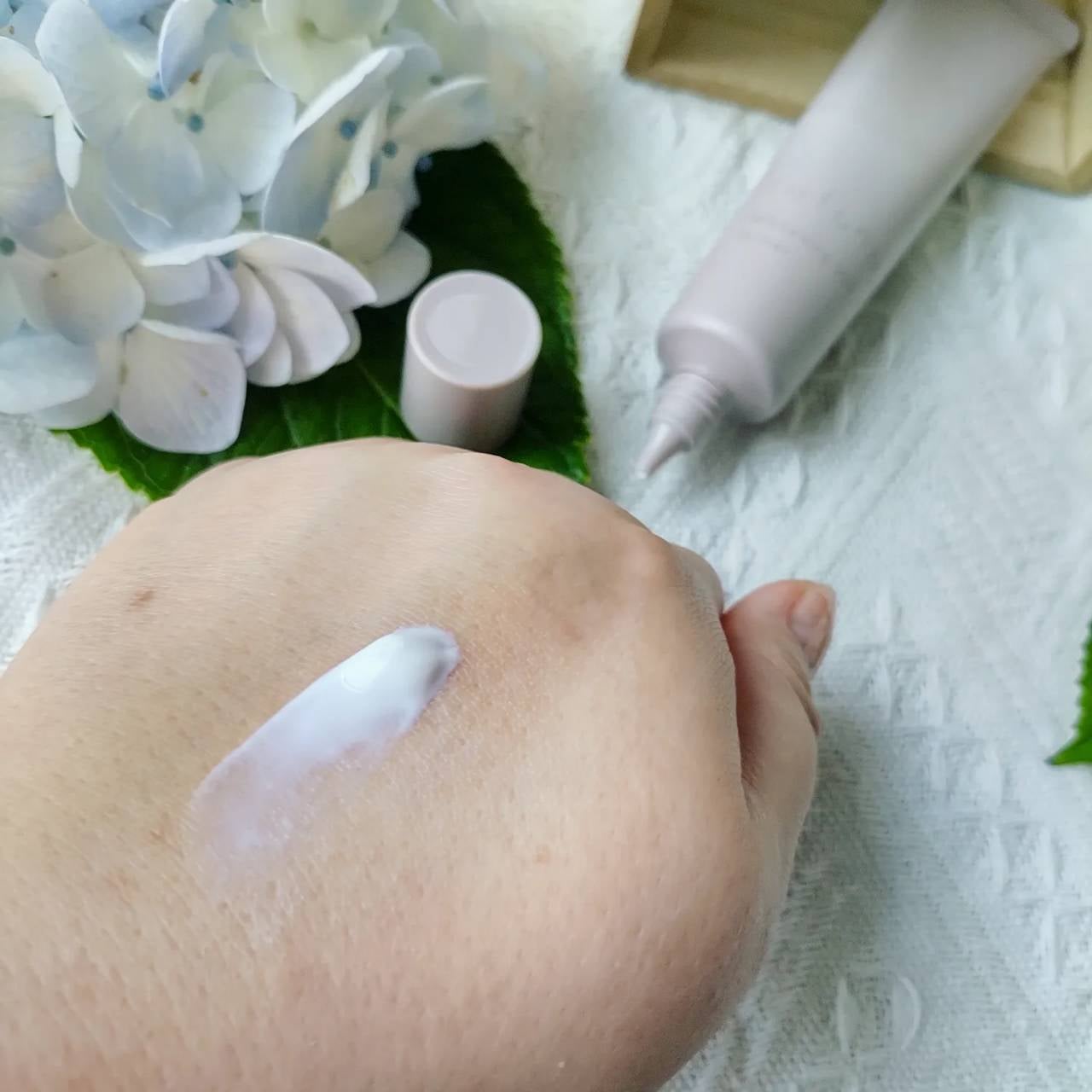 ホワイトニングヴェールプライマー/rafuna/化粧下地を使ったクチコミ(2枚目)