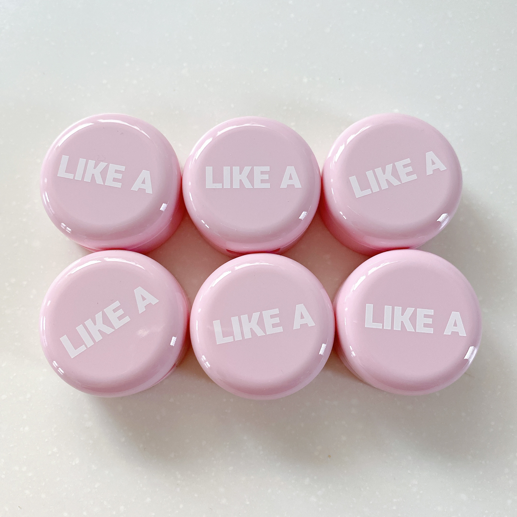 BLESSED MOON ミニライクアシャドウのクチコミ「\BLESSED MOON ミニライクアシャドウ/

01　バブリー　Mini Bubbly
.....」（2枚目）