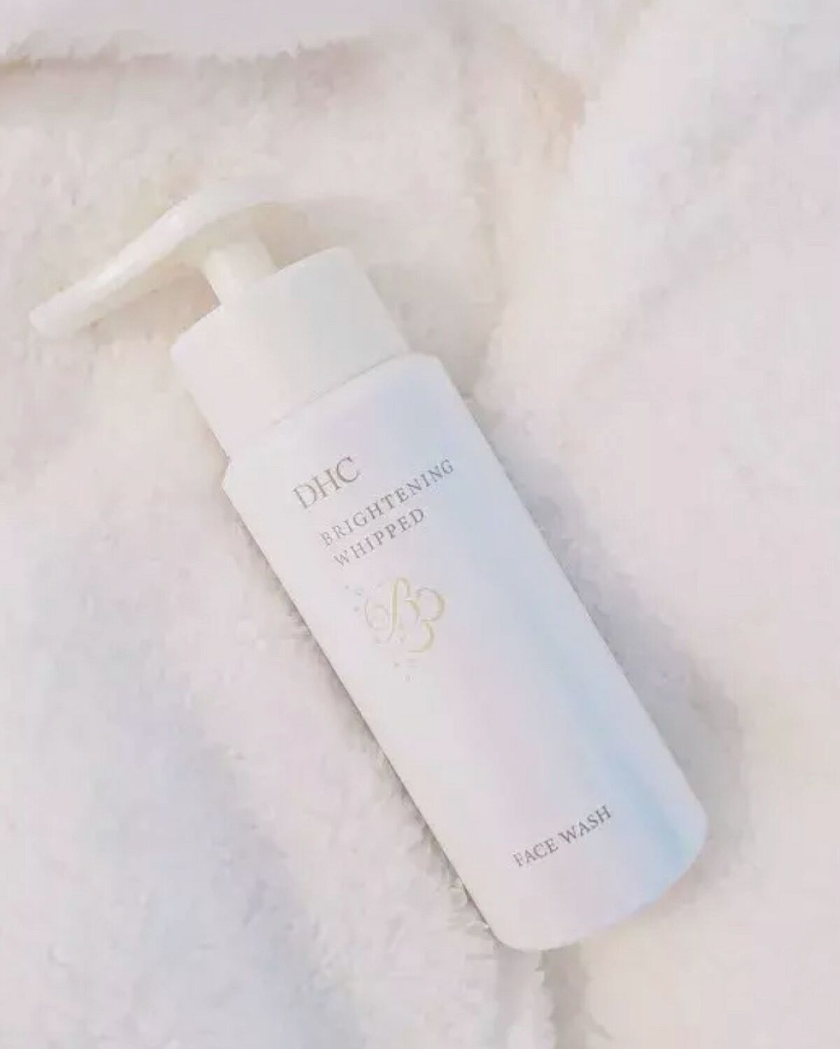 うか on LIPS 「ブライトニングホイップウォッシュ🫧顔につけた瞬間もっちり感がす..」(1枚目)