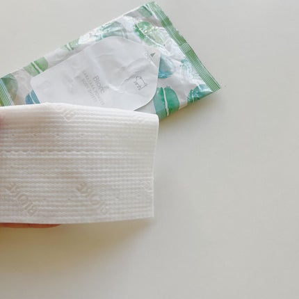 さらさらパウダーシート ひんやりシトラスの香り/ビオレ/ボディシートを使ったクチコミ(2枚目)