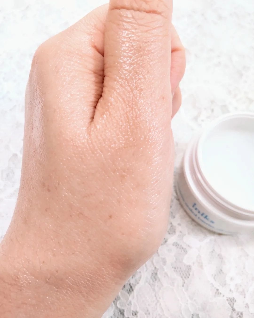 センシティブ シールドバリア オイルクリーム/iniks/フェイスクリームを使ったクチコミ(5枚目)