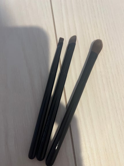 SUQQU アイライナー ブラシ Dのクチコミ「SUQQU アイライナー ブラシ D
私が購入したSUQQUブラシの末っ子。
本当はアイラ.....」(2枚目)