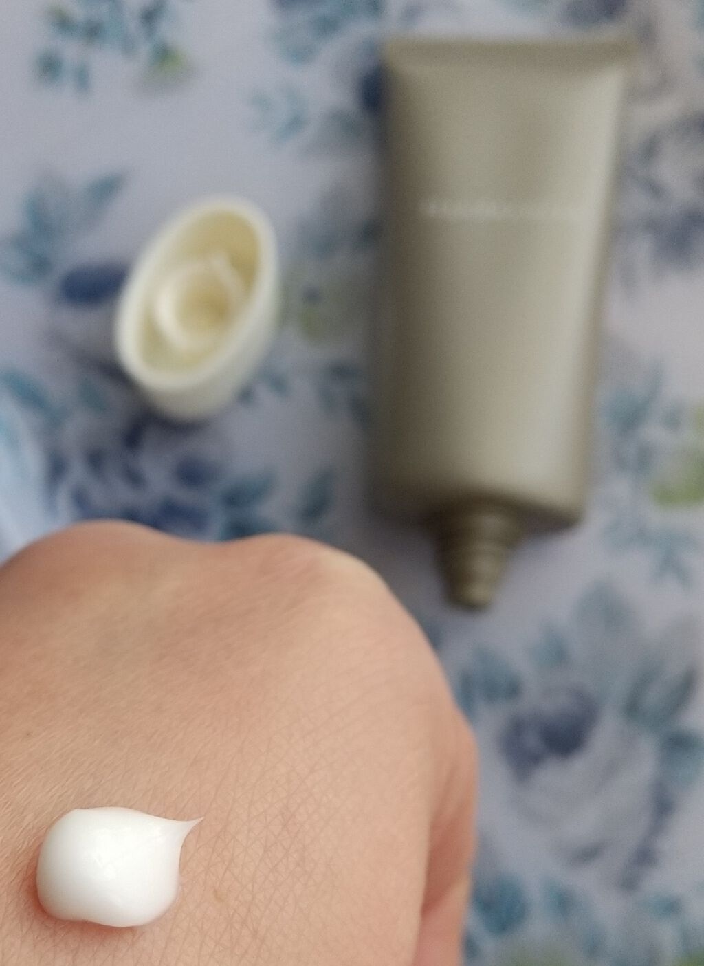 ハンデコルテ/キユートピア/ネック・デコルテケアを使ったクチコミ（2枚目）