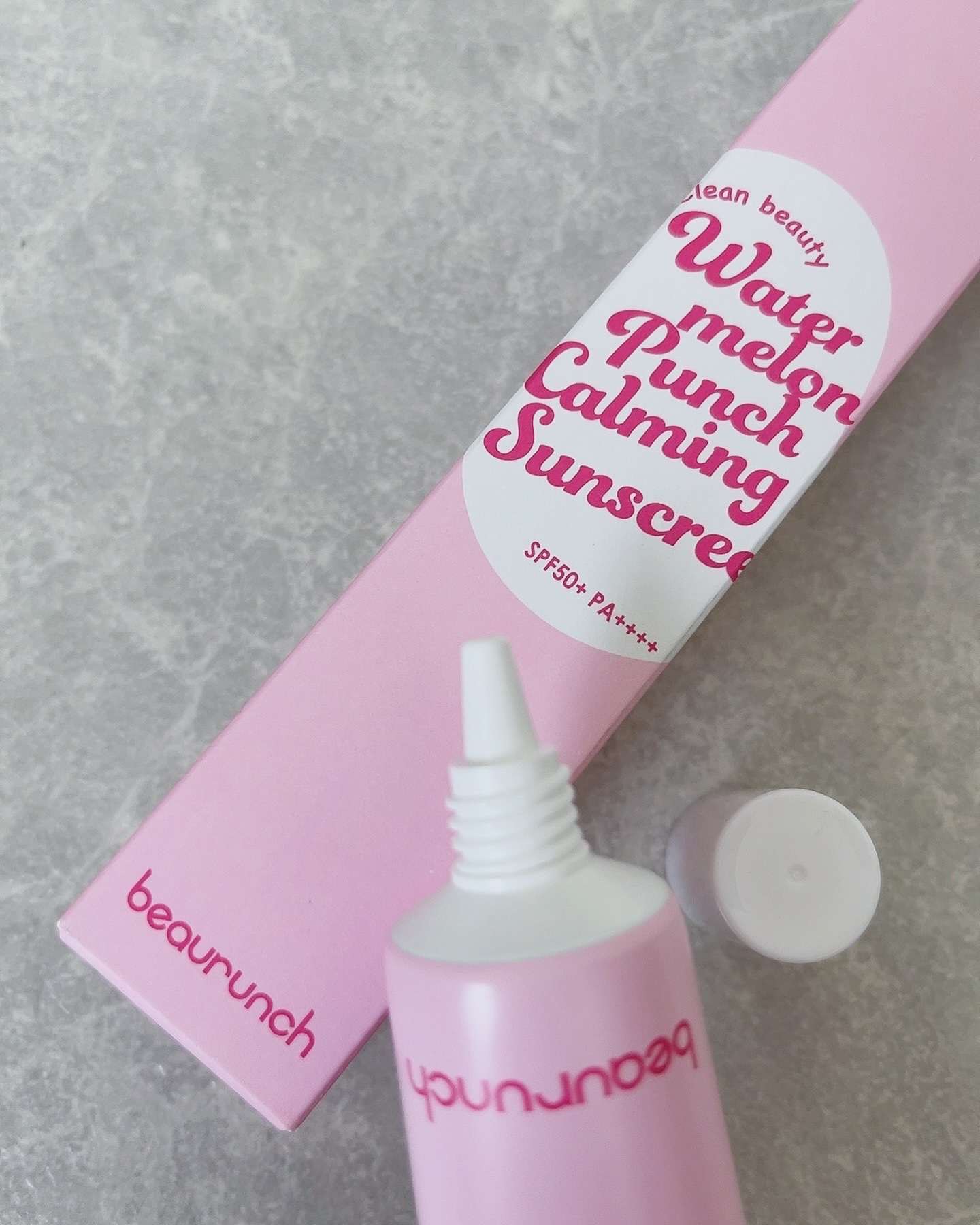 ウォーターメロン パンチ カミング サンスクリーン / スイカサンクリーム / SPF 50+ PA++++  /ビューランチ/日焼け止めクリームを使ったクチコミ（2枚目）