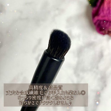 ハイピグメントアイシャドーブラシ ＃24/NARS/メイクブラシを使ったクチコミ（4枚目）