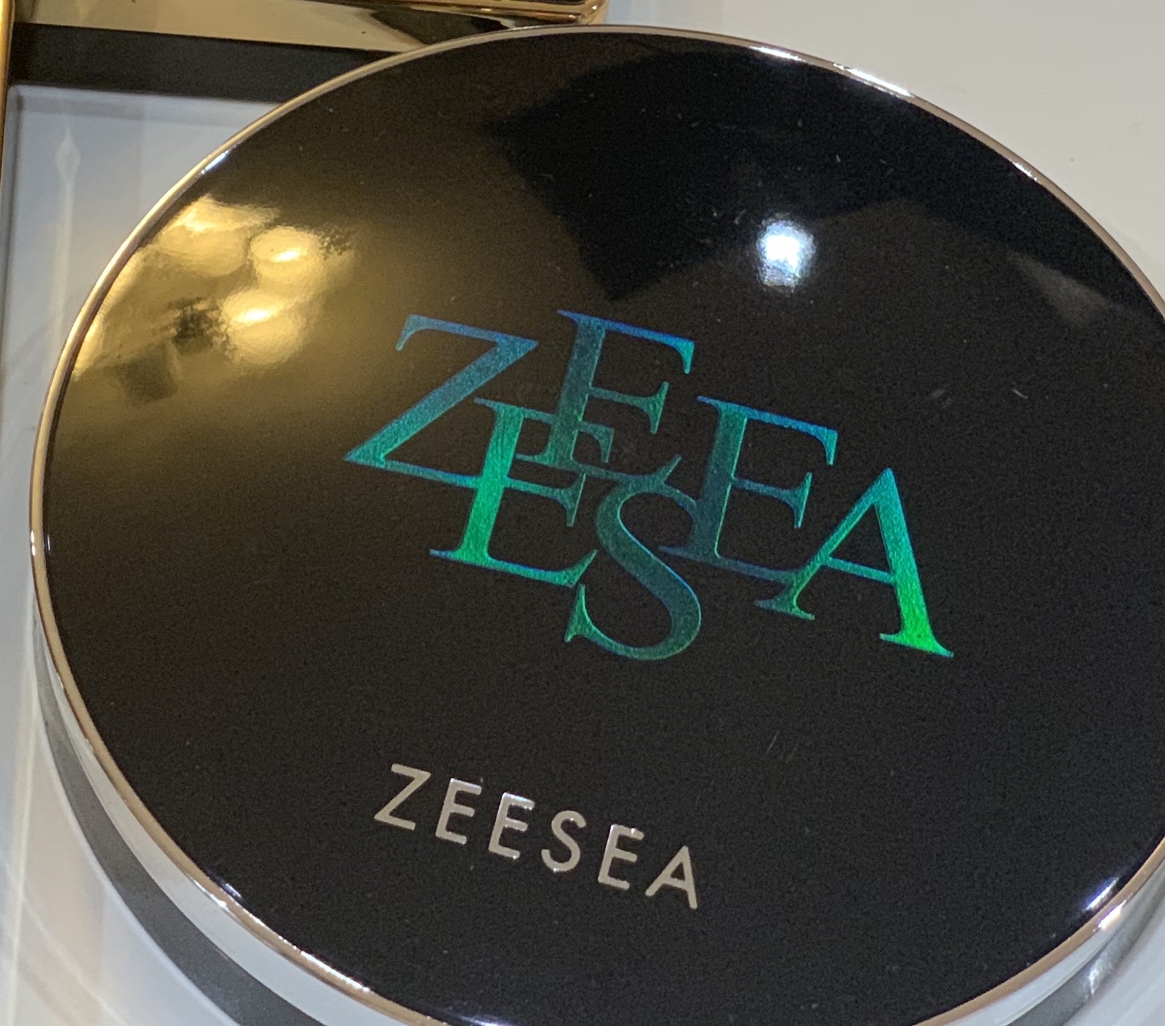 sparkling 11 colors eyeshadow/ZEESEA/アイシャドウパレットを使ったクチコミ（2枚目）